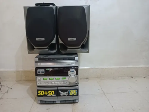 Lot chaîne hifi + DVD + magnétoscope 