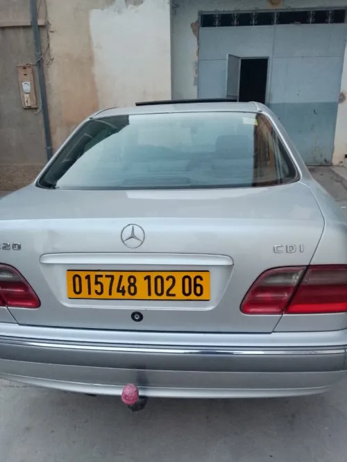 Mercedes Classe E 2002 w210  E220 Om611