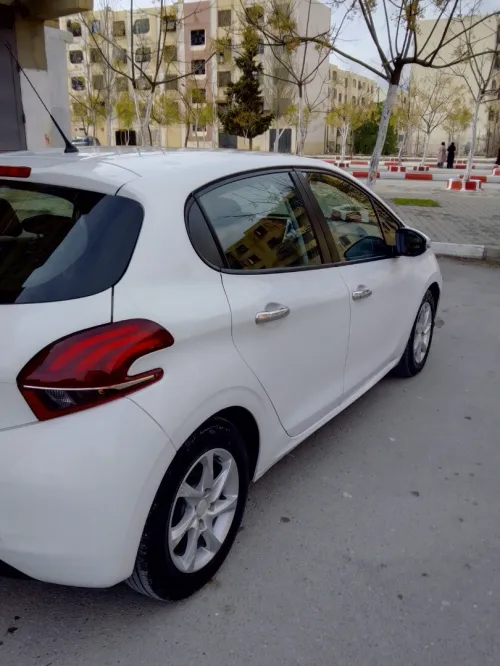 Peugeot 208 2016 Active Facelift