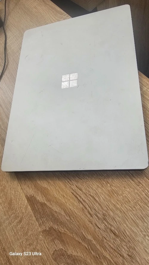 Laptop Microsoft surface model 1769