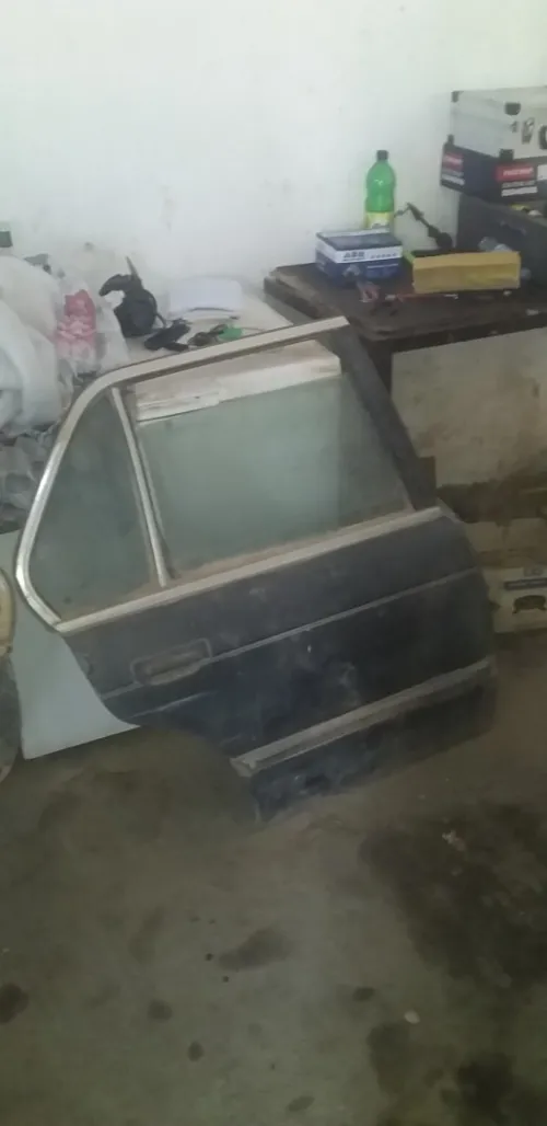 2 porte arrière et une porte avant BMW 320
