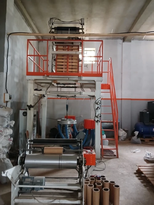 Machine de film plastique 