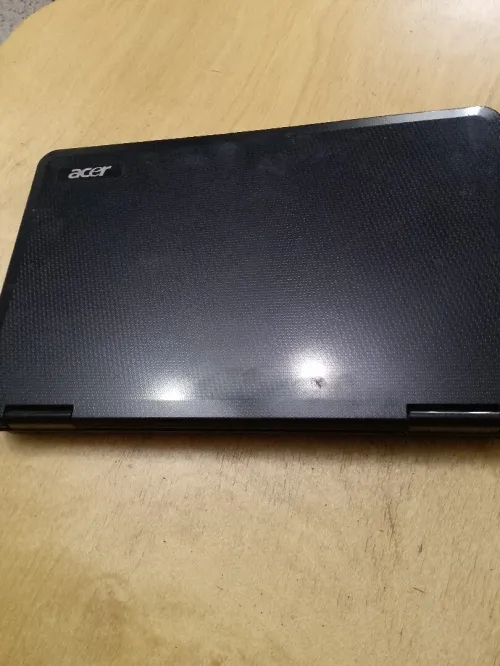 Pc acer + chargeur originale مستورد من فرنسا 