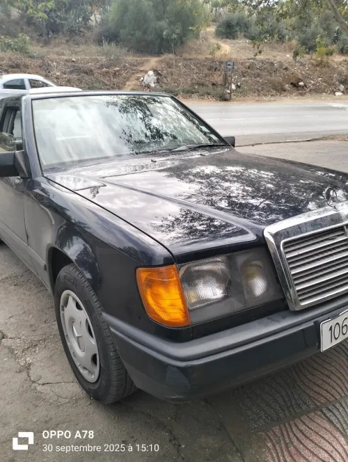 Mercedes Classe E 1987 W124. La 200