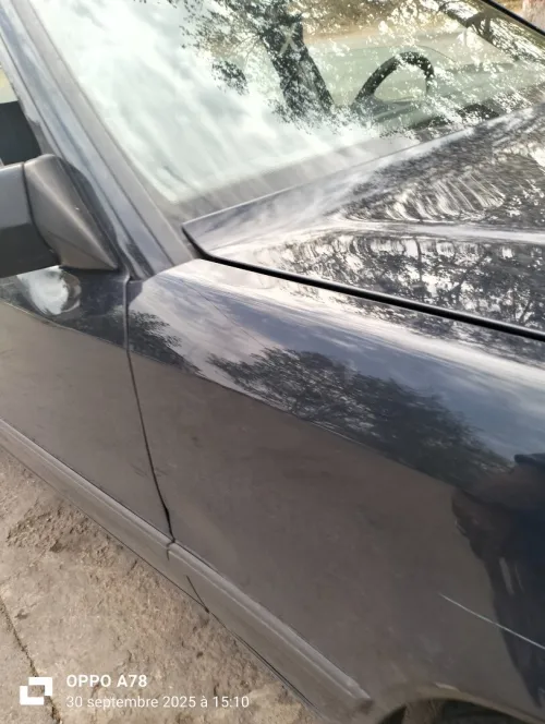 Mercedes Classe E 1987 W124. La 200
