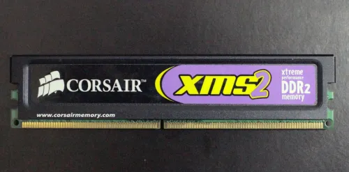 Mémoire RAM CORSAIR et KINGSTON