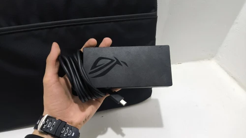 ASUS ROG Zephyrus G16 - Intel Ultra 9 185H / NVIDIA RTX 4070 État 10/10
