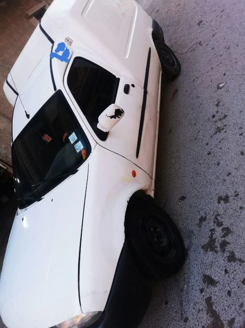 Ford courier 2000