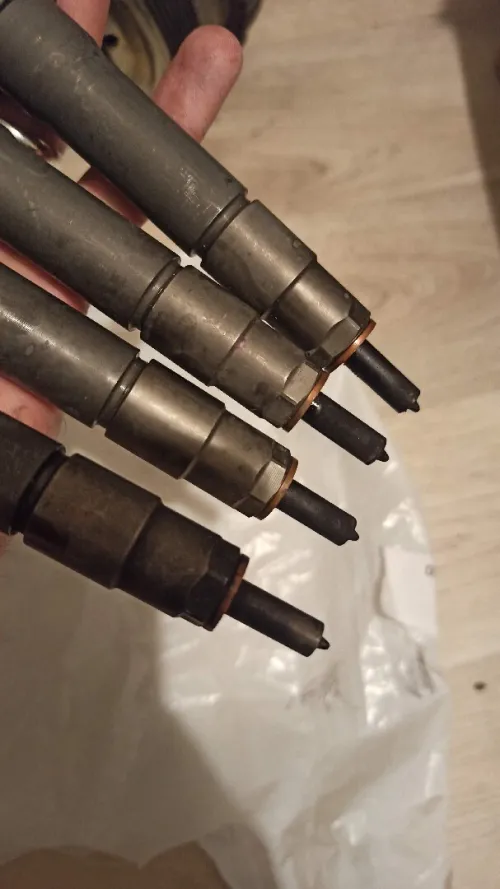 Injectrurs 2.3 litres