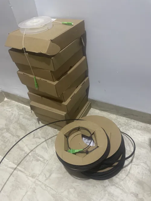 تركيب و صيانة الألياف البصرية     Installation de fibre optique