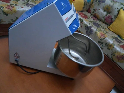 Pétrin professionnel de 5kg la marque comaf