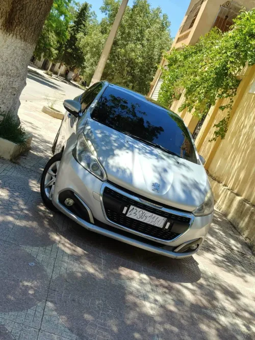 Peugeot 208 2016 Allure Facelift
