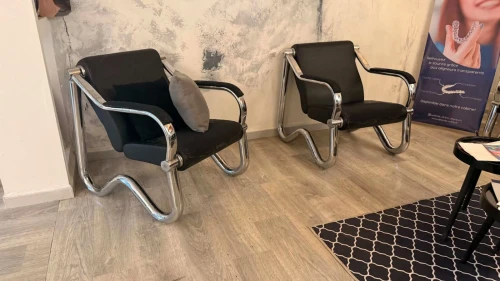 Chaise pour salle d'attente + Tapis + aquarium + 3 tables gigogne