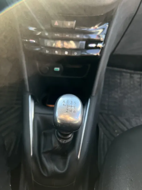 Peugeot 208 2012 
