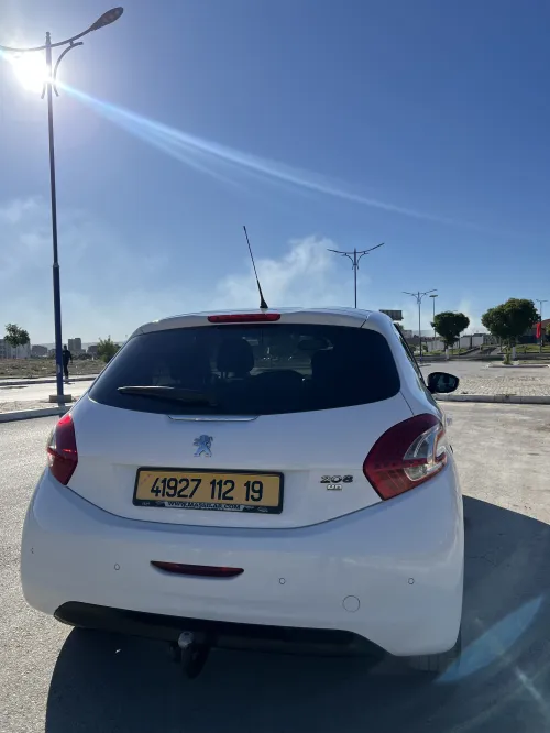 Peugeot 208 2012 