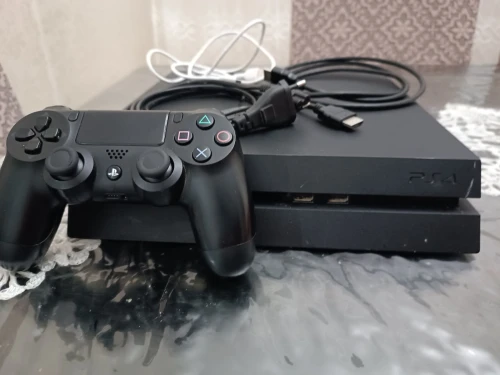 Ps4 fat flashe 500g avec 9 jeux version