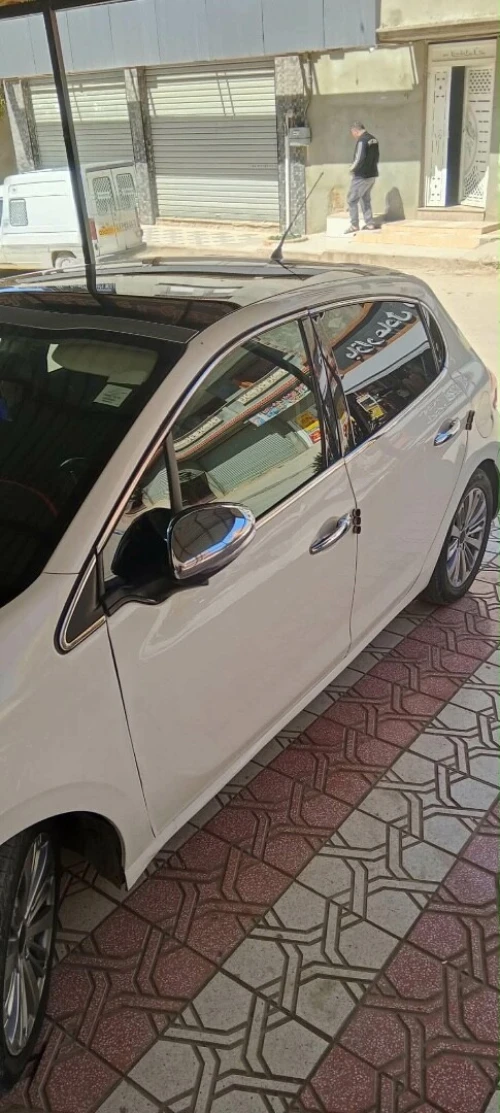 Peugeot 208 2018 Allure Facelift