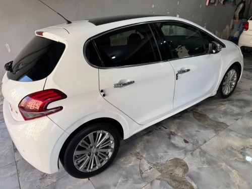 Peugeot 208 2018 Allure Facelift