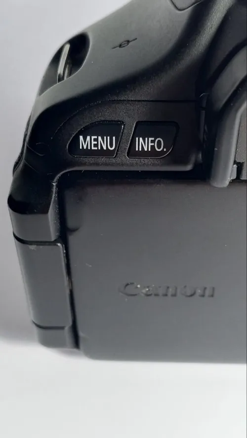 CANON 600D ( rebel t3i )