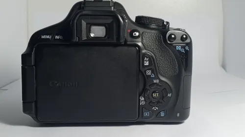 CANON 600D ( rebel t3i )