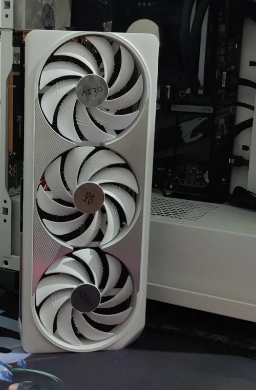 RTX 4080 AERO WHITE
