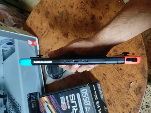 Nintendo Switch v2 2021 flashé (puce)