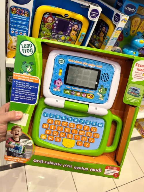 Un lot de jouets européen