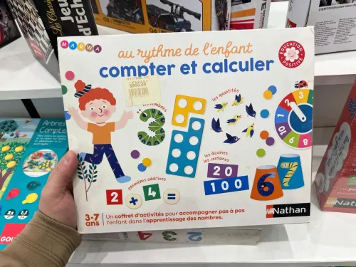 Un lot de jouets européen