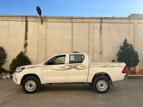 Toyota HILUX SLOUGI 2025 Dubai /  دبي
