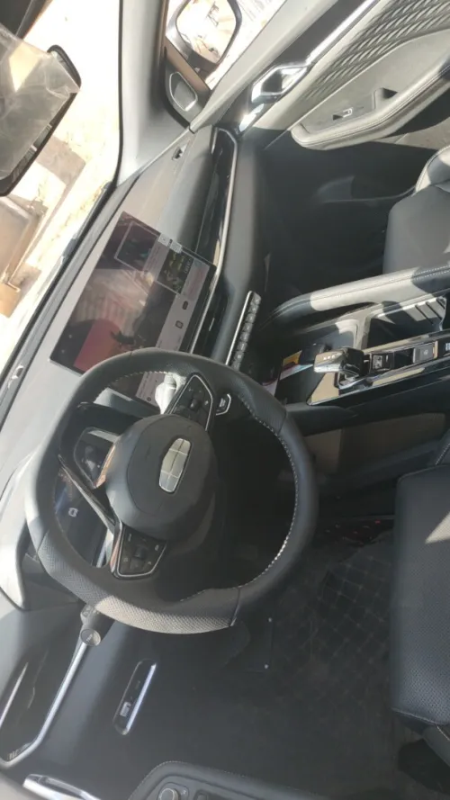 Geely Coolray 2025 