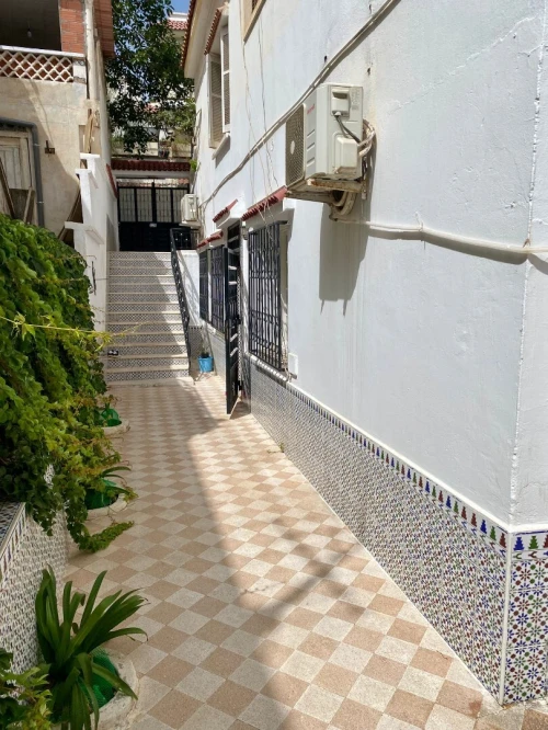 Location Appartement Niveau de villa F3 Alger Hydra