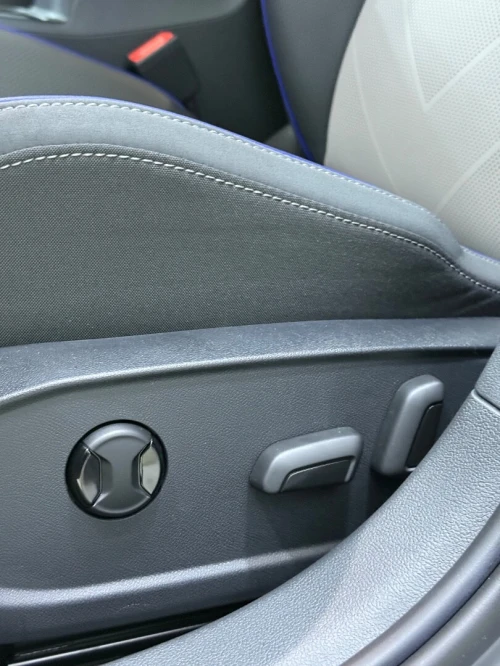 Volkswagen Golf 8.5 2026 R line pack black