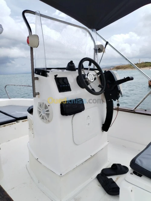 Bateau hors bord Yamaha 85 cv 2T 2025