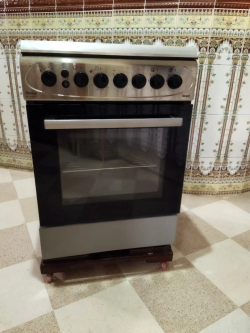 Cuisinière géant