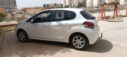 Peugeot 208 2016 
