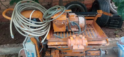 Machine à projeter turbosol 
