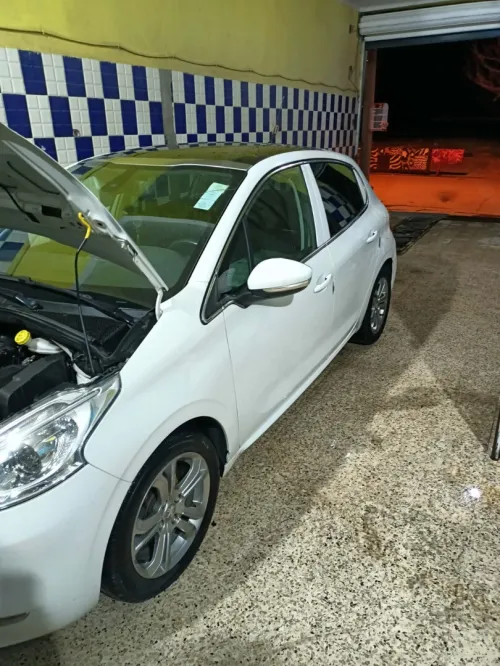 Peugeot 208 2015 Allure