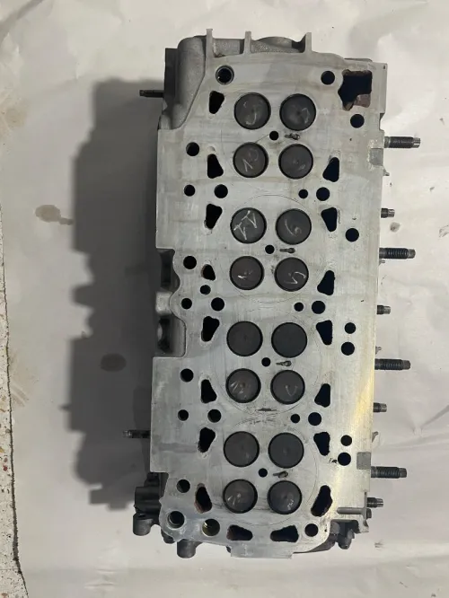 À vendre culasse et injecteurs Nissan navara 