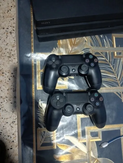 Ps4 pro 1TB Flashé version 11.00 