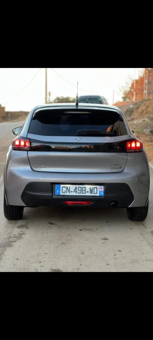 Peugeot 208 2023 E-Style