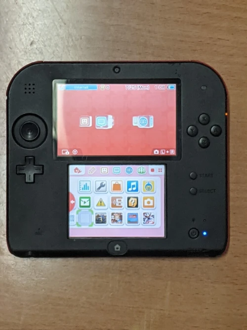 Nintendo 2DS avec 4 jeux et pochette Star Wars