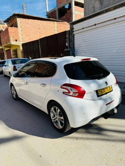 Peugeot 208 2015 Access Facelift