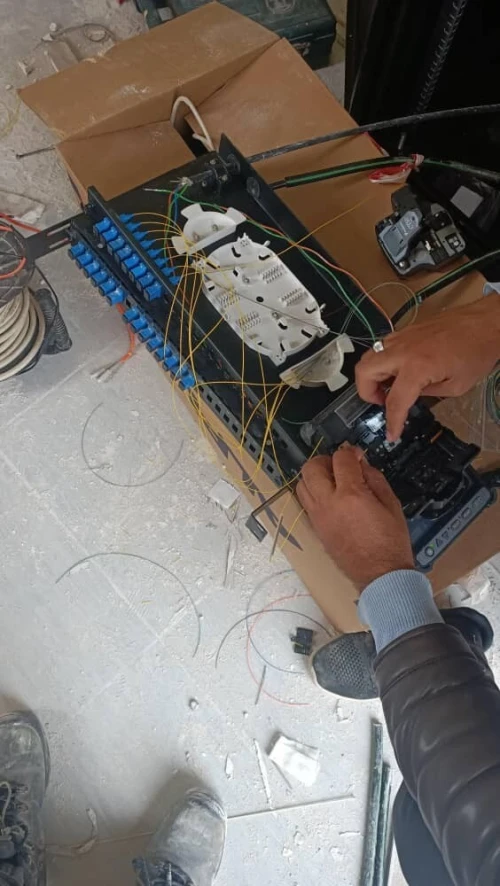  VENTE ET INSTALLATION CAMERAS DE SURVEILLANCE ET RESEAU INFORMATIQUE TELE ET FIBRE OPTIQUE