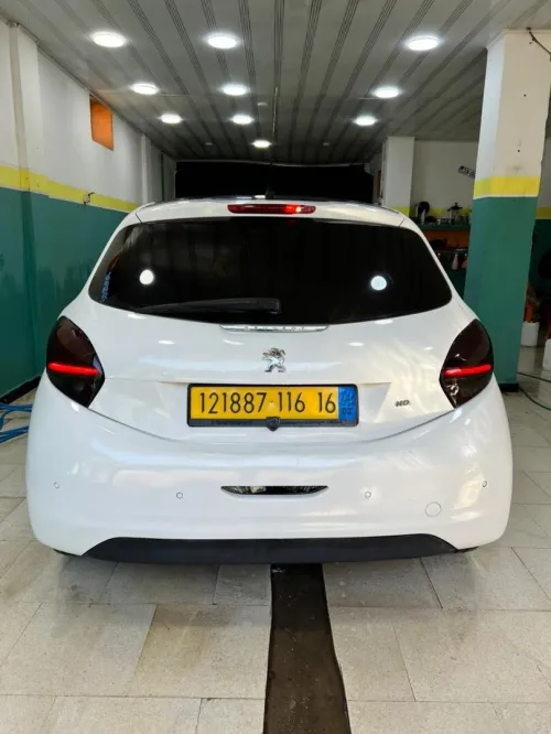 Peugeot 208 2016 Allure Facelift
