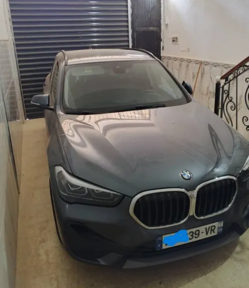 LOCATION BMW modèle X1 neuve avec Chauffeur professionnel 
