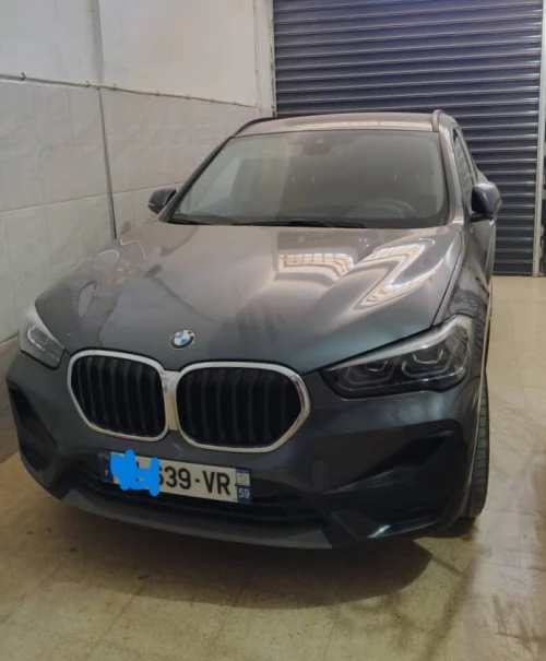 Location BMW neuve modèle X1 avec chauffeur professionnel