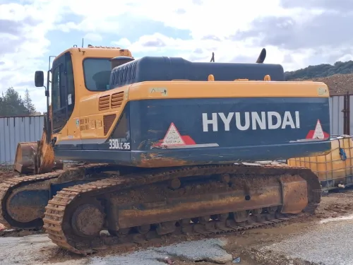 Hyundai 330 