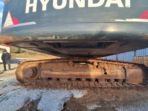 Hyundai 330 