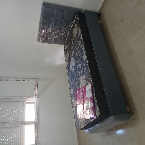 تخفيضات  سرير خشب احمر كوفري من ورشتنا