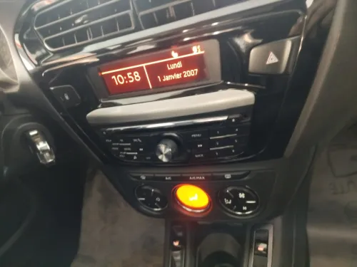 Peugeot 301 2014 Buk lux